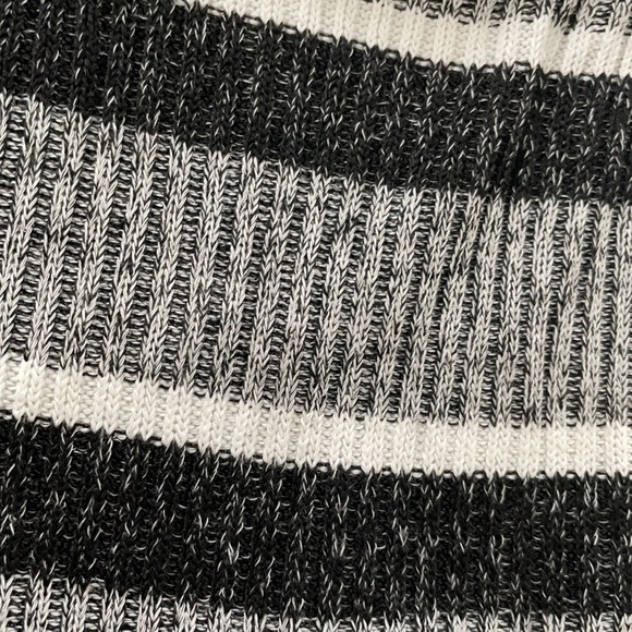 Cute crop top - Picture 3 of 3